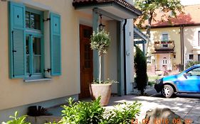 Parma Guesthouse & Apartments